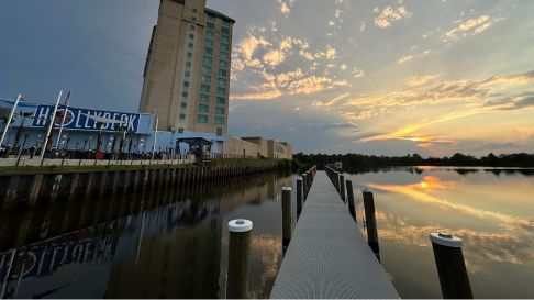 hollydeck marina